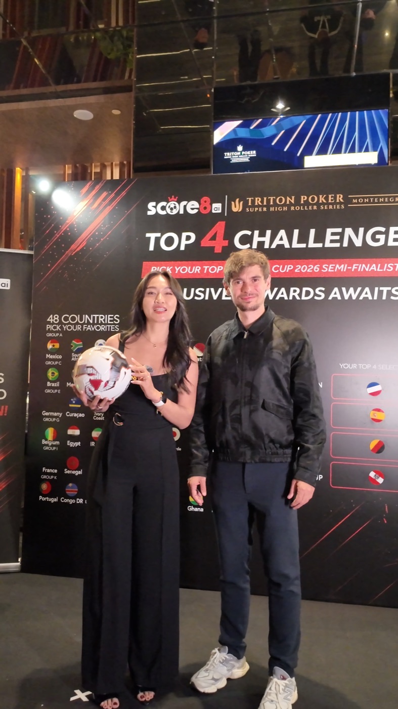 Fedor Holz at the Score8 Top 4 Challenge activation booth